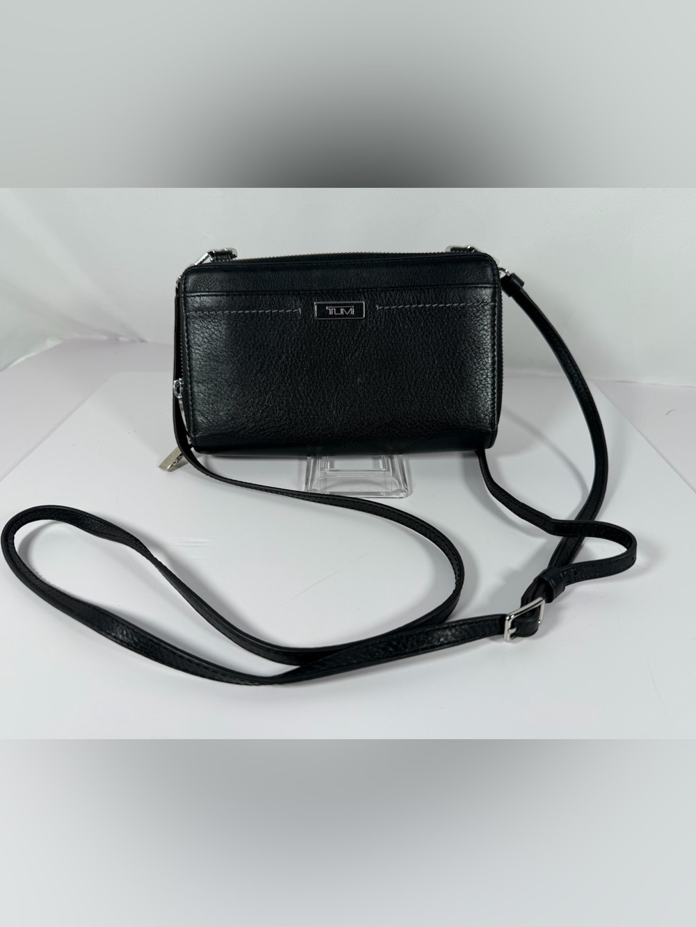 4189: TUMI Black Leather Double Zip Organizer Crossbody Wallet Bag